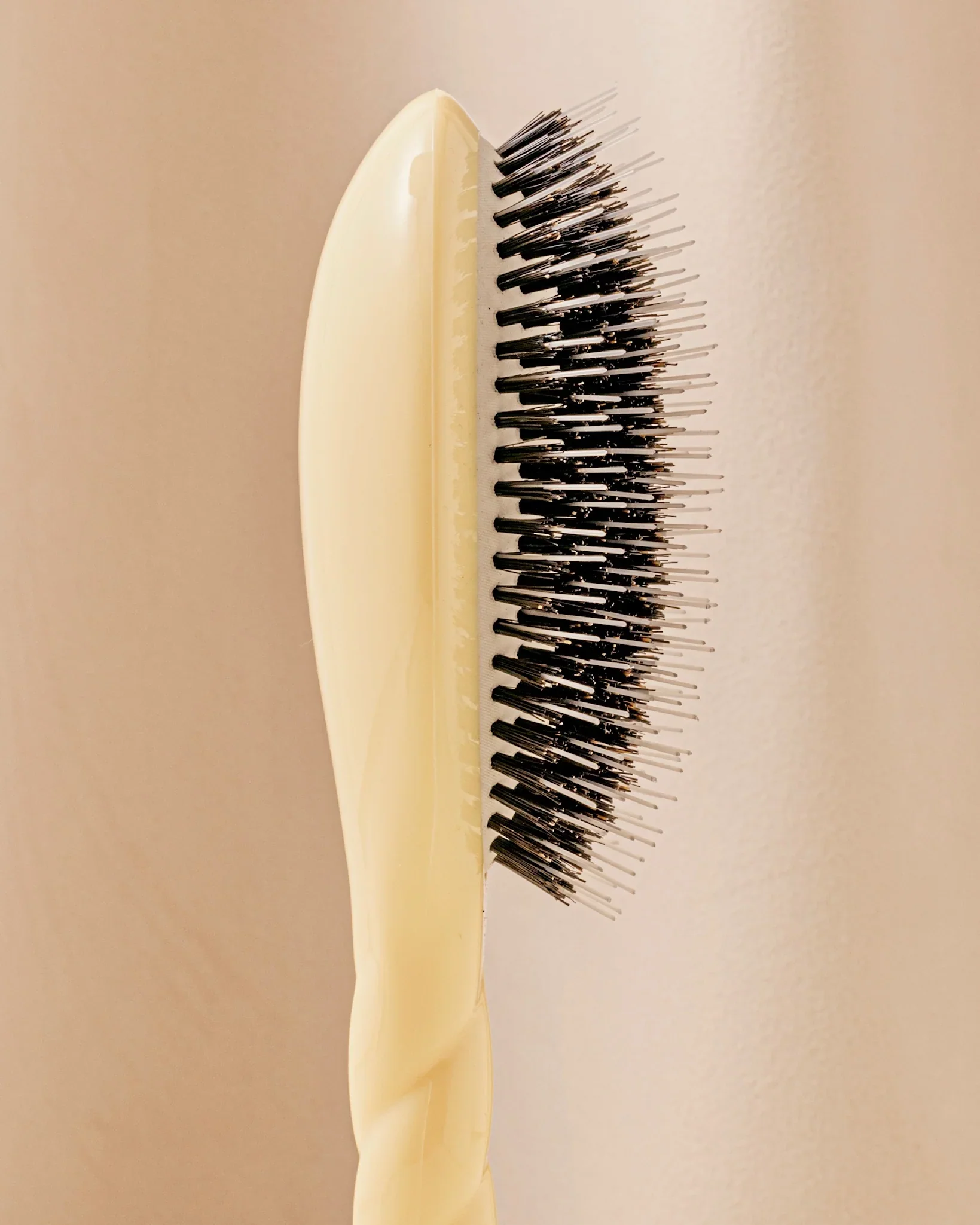 N.02 Large The Care & Detangling Hairbrush IVORY CAIR - Image 2
