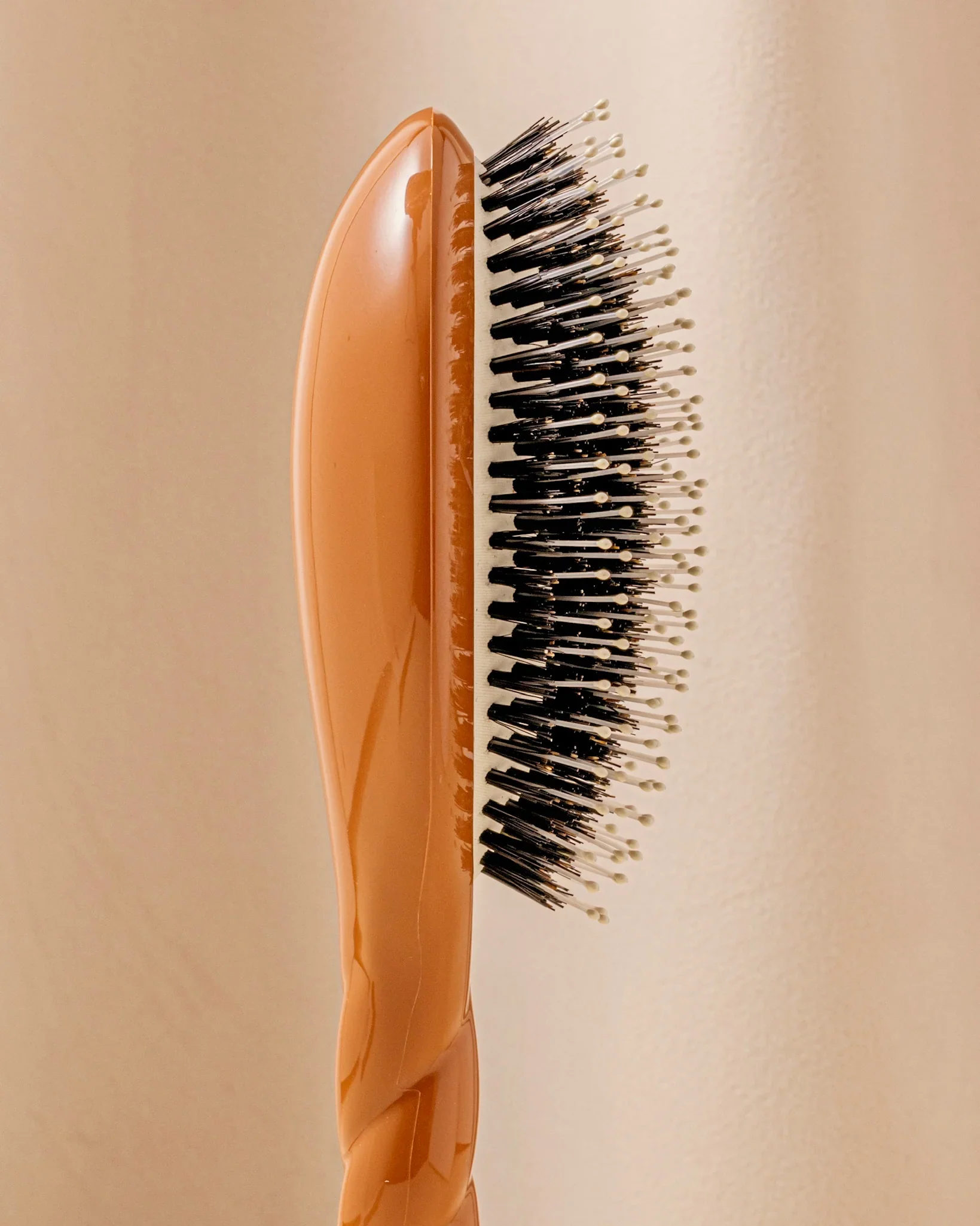 N.03 Large The Gentle Scalp Care Hairbrush TERRACOTTA - Image 2