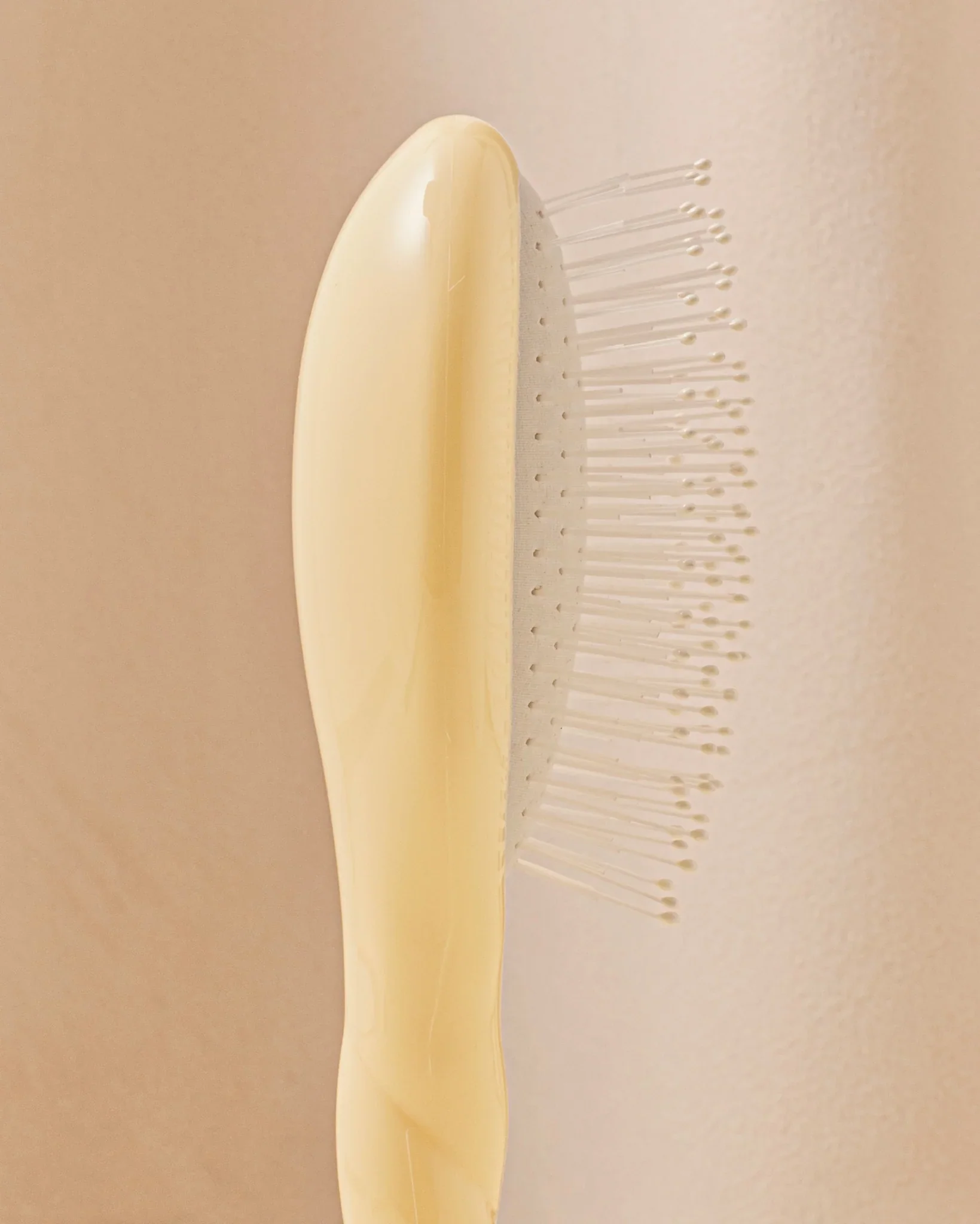 N.04 The Small Detangling & Massaging HairBrush IVORY CAIR - Image 2